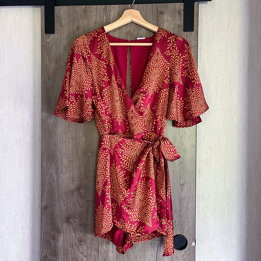 Red/gold Selfie Leslie Romper